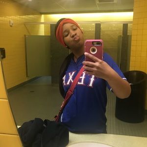 Meet your Posher, Deerika